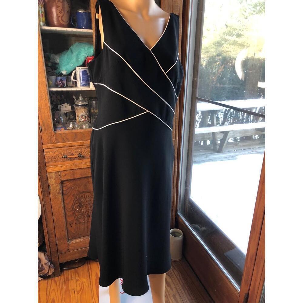 Sag Harbor Black VNeck White Piping Sleeveless Womens Dress Size 14